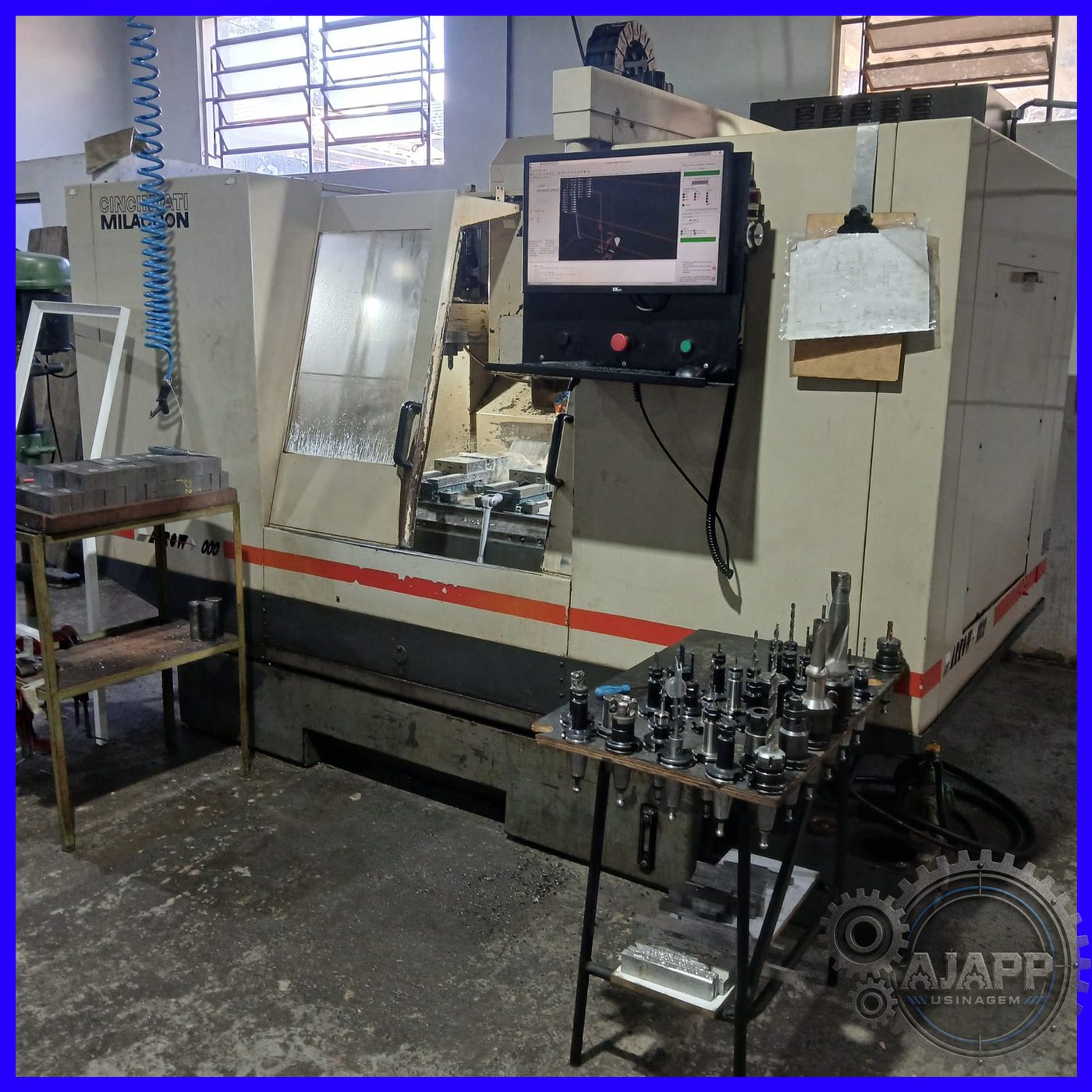 Centro de Usinagem CNC Cincinnati Milacron