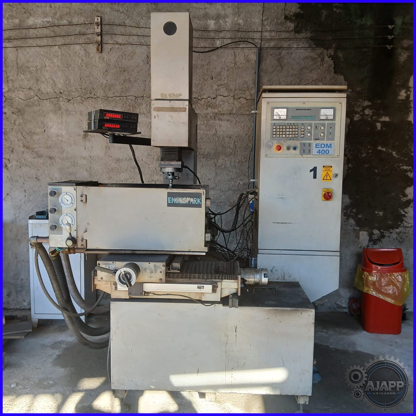 Máquina de Eletroerosão por Penetração EDM 400